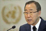 En la imagen un registro del secretario general de la ONU, Ban Ki-moon, quien señaló que en la reunión de Doha de diciembre pasado "logramos mantener las negociaciones sobre el clima por buen camino". EFE/Archivo