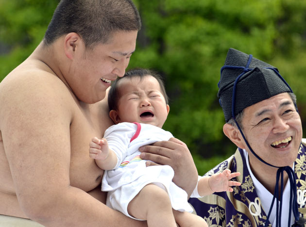 baby-cry-sumo-03-010511