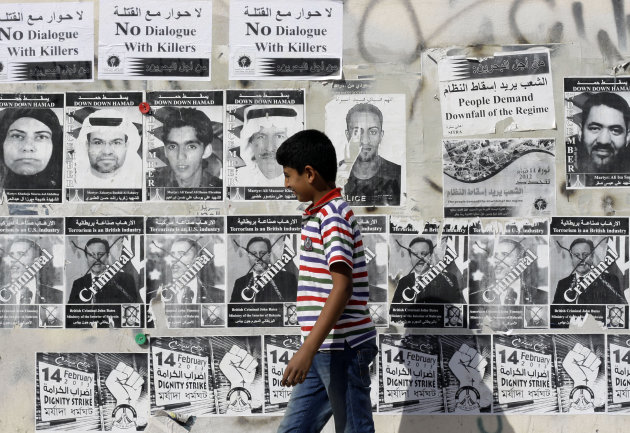 Bahrain crisis talks to begin amid mistrust - Yahoo! News