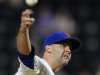 New York Mets' Dillon Gee throws a pitch during the first inning of the second baseball game of a doubleheader against the Philadelphia Phillies in New York, Saturday, Sept. 24, 2011. (AP Photo/Paul J. Bereswill)