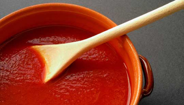 طرق مختلفة لعمل صوص البيتزا صوص البيتزا بالطماطم : المقادير: