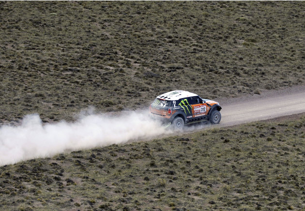 Mini driver Ricardo Leal Dos Santos and co-driver Paulo Fiuza, both of Portugal, compete in the second stage of the 2012 Argentina-Chile-Peru Dakar Rally between Santa Rosa de la Pampa and San Rafael,