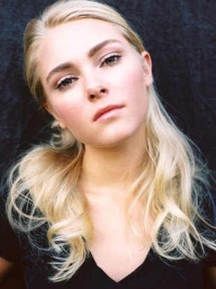 AnnaSophia Robb best known for playing Violet in the 2005 Tim Burton 