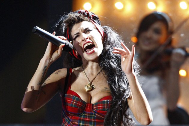 Click image to view more Amy Winehouse photos. (Reuters/Alessia Pierdomenic)