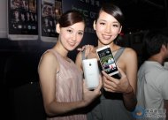 槓上S4 mini！HTC ONE mini 預計8月16日搶攻中階機皇(圖／記者洪聖壹攝、表／記者洪聖壹製作)