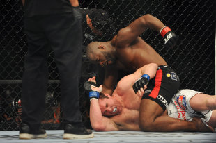 Rashad Evans prevails against Chael Sonnen in their light heavyweight bout during UFC 167. (USA TODAY Sports)
