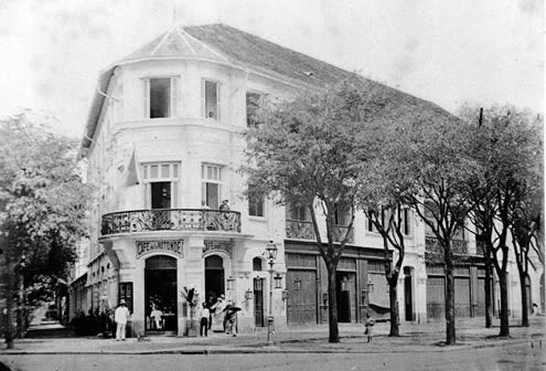 Tiệm cà phê Rotonde (1901).