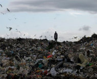 Kisah Tukang Sampah Indonesia di Stasiun Televisi Inggris