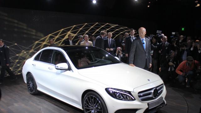 2015 Mercedes-Benz C-Class First Look Video: 2014 Detroit Auto Show