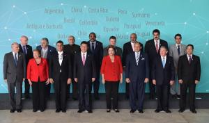 Chinese President Xi Jinping (4-L, first row) poses&nbsp;&hellip;