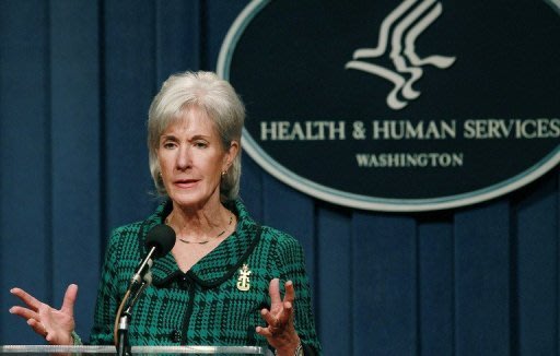 وزيرة الصحة والخدمات الانسانية كاثلين سيبيليوس خلال مؤتمر صحافي في واشنطن في تشرين الثاني/نوفمبر 2011