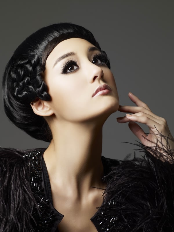 宋紀妍 首位亞洲美麗面孔登上紀梵希世界潮流舞台，綻放前所未有的驚艷！