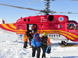 Passengers Rescued From Icebound Antarctic Ship