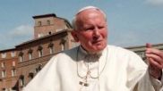 Darah Paus Yohanes Paulus II dipamerkan
