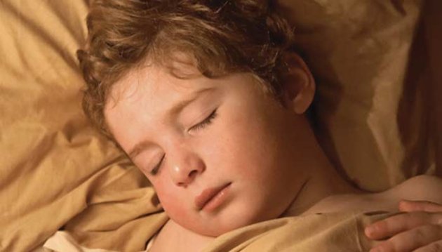 تأثير الحرمان من النوم على الطفل 375009