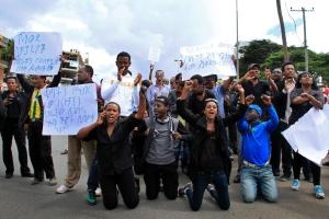 Ethiopians stage a demonstration at the Saudi Embassy …