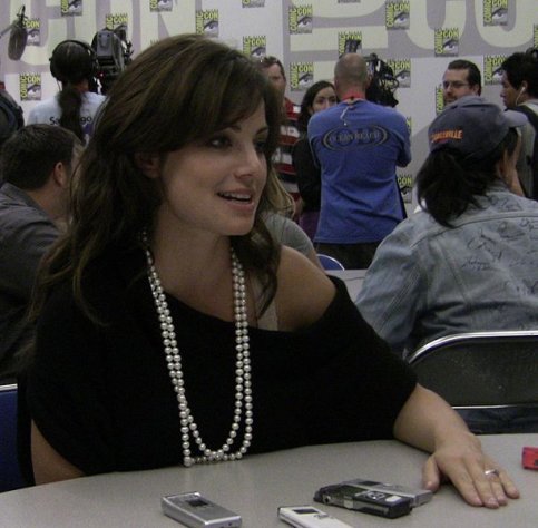 Does Smallville's Lois Lane Erica Durance have what it takes to take on 