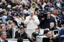 El papa Francisco asiste a su audiencia de los miércoles en la Plaza de San Pedro, en la Ciudad del Vaticano. EFEEl papa Francisco asiste a su audiencia de los miércoles, en la Plaza de San Pedro, en la Ciudad del Vaticano. EFE