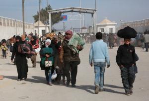 Syrians fleeing the northern embattled city of Aleppo&nbsp;&hellip;