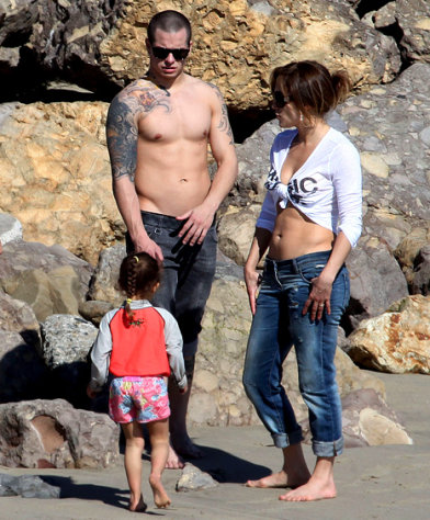 Jennifer Lopez's Kids Bond With Casper Smart on Beach Playdate