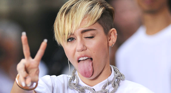 Miley Cyrus : Sinead O'Connor envoie une quatrième lettre à Miley Cyrus pour apaiser les tensions