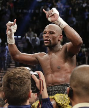 Column: Mayweather in fine form for a fight