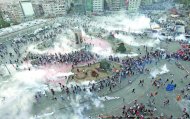 Armata reprimă violent protestele din Turcia. Bilanţ: un mort şi 8 răniţi