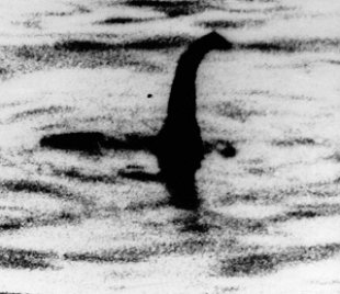 Fotografía del monstruo del Lago Ness tomada el 19 de abril de 1934 (AP)