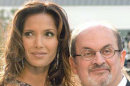 Salman Rushdie Kritik Isi Cerita Novel Erotis '50 SHADES OF GREY'