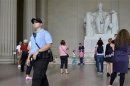 Tourists flock to Lincoln Memorial as government shutdown looms