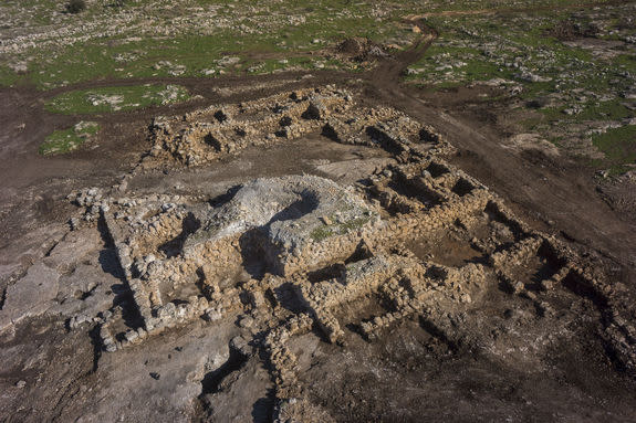 2,700-Year-Old Farmhouse Unearthed in Israel