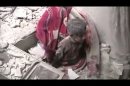 Un niño atrapado entre escombros en Homs, según un vídeo en YouTube