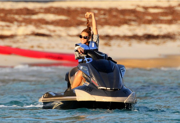 Beyoncé y Jay-Z en la playa!  T30839997