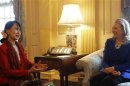 US Secretary of State Clinton meets with Myanmar opposition leader Suu Kyi in Washington