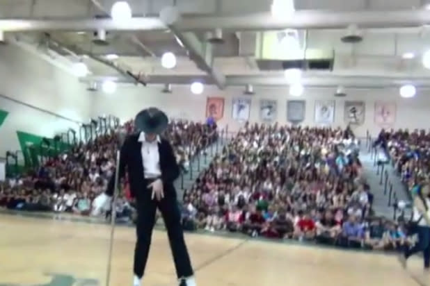 High School Student Crushes Talent Show With Flawless Michael Jackson ...
