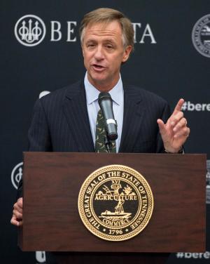 Tennessee Gov. Bill Haslam speaks during a ceremony …