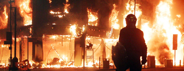 Fears of more violence after worst London riots for years 1410c85da16d2a11f50e6a7067002087