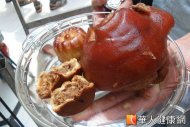 今年台灣國際豬腳節，更推出了多樣化的豬腳創意食譜，還有廠商展示特色豬腳月餅。