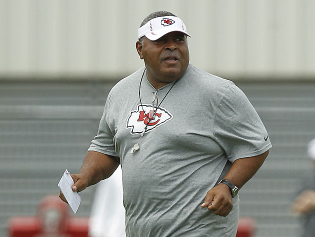 Romeo-Crennel-shows-the-heart-and-hustle-of-a-champ-Getty.jpg