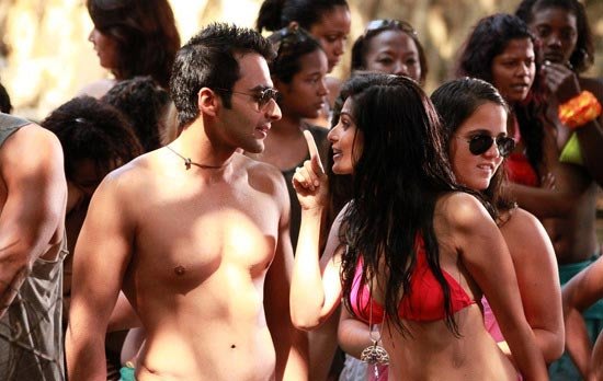 The hottest bikini babes in Bollywood