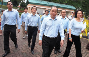 WP chief Low Thia Khiang will lead his team in contesting Aljunied GRC ...