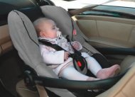 Posisi ideal bayi saat di mobil adalah hadap belakang
