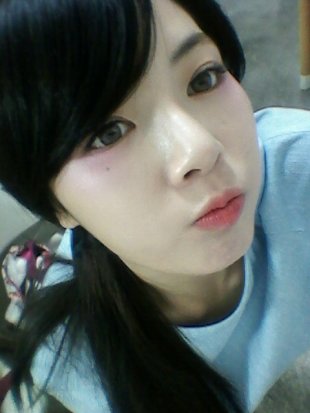 [News] [230512] HyunA sở hữu đôi môi được thèm muốn nhất HyunA_s__h_u___i_m_i-a255a33202ce8525816d3620da4831f2