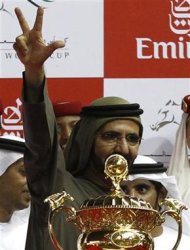  الشيخ محمد بن راشد يفوز ببطولة العالم للقدرة 2012-08-26T003641Z_1_ACAE87P01PB00_RTROPTP_2_OEGSP-HOURSING-RASHID-SK1