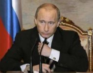 «Άνευ προηγουμένου» επανεξοπλισμό υπόσχεται ο Πούτιν
