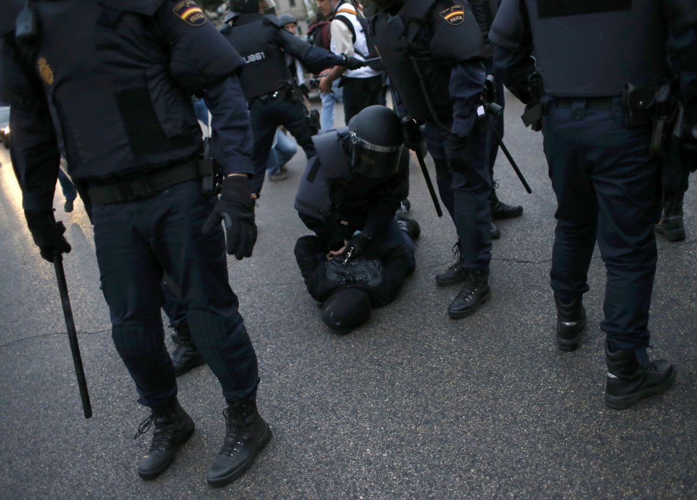 В Испании пытались штурмом взять парламент 