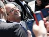 El nuevo presidente francés Francois Hollande llega al palacio del ayuntamiento de París, el martes 15 de mayo de 2012 (AP Foto / Michel Spingler).
