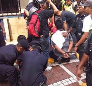 Ambiga, top leaders arrested; Anwar injured