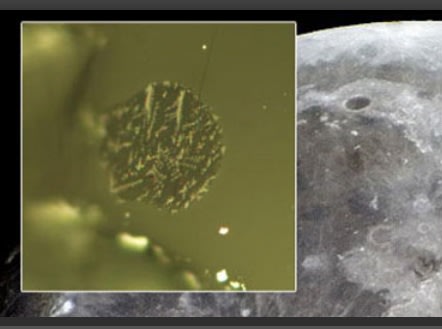 Fotografía óptica de inclusiones derretidas de la Luna traidas por el Apollo 17. Imagen: Thomas Weinreich.