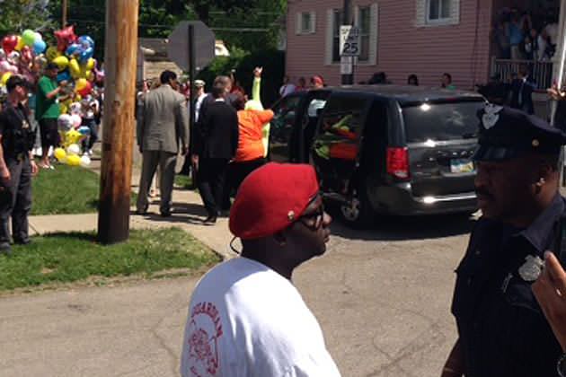 Gina DeJesus, 23, returned to her parents&#39; home Wednesday afternoon and was seen giving a thumbs up to the crowd of reporters and onlookers assembled outside. (Jeff Stacklin/Yahoo! News)